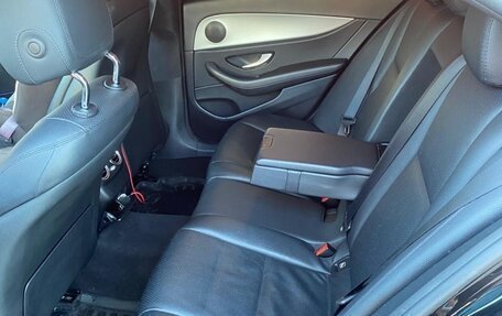 Mercedes-Benz E-Класс, 2021 год, 2 700 000 рублей, 6 фотография