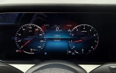 Mercedes-Benz E-Класс, 2021 год, 2 700 000 рублей, 11 фотография