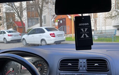 Volkswagen Polo VI (EU Market), 2011 год, 555 000 рублей, 2 фотография