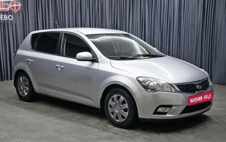 KIA cee'd I рестайлинг, 2011 год, 900 000 рублей, 3 фотография