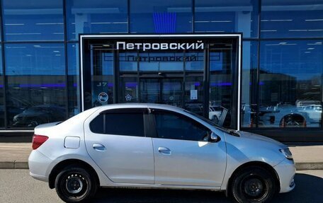 Renault Logan II, 2017 год, 823 000 рублей, 5 фотография