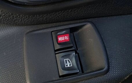 Renault Logan II, 2017 год, 823 000 рублей, 15 фотография