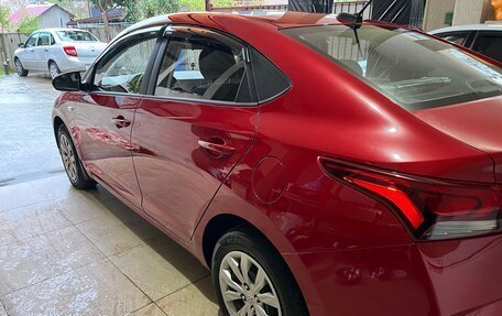 Hyundai Solaris II рестайлинг, 2021 год, 1 700 000 рублей, 4 фотография