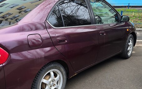 Toyota Prius IV XW50, 2001 год, 300 000 рублей, 2 фотография