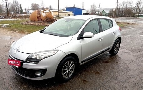 Renault Megane III, 2013 год, 985 000 рублей, 2 фотография