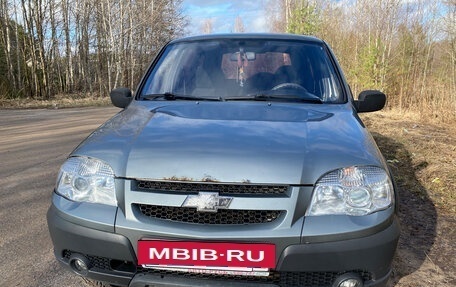 Chevrolet Niva I рестайлинг, 2011 год, 261 000 рублей, 2 фотография