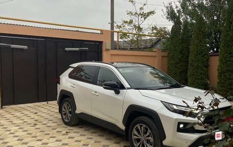 Toyota RAV4, 2024 год, 3 950 000 рублей, 4 фотография