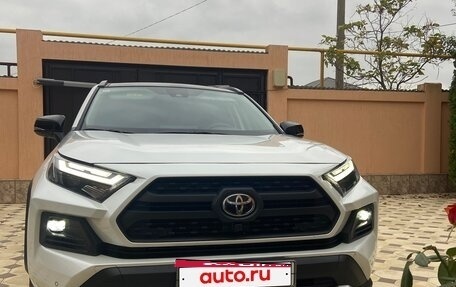 Toyota RAV4, 2024 год, 3 950 000 рублей, 2 фотография