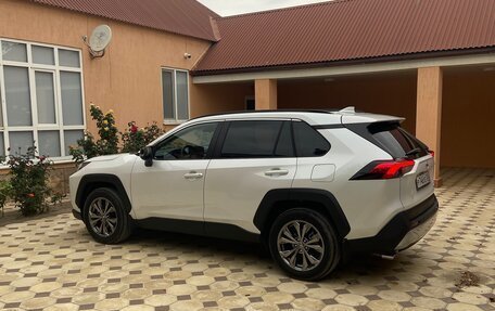 Toyota RAV4, 2024 год, 3 950 000 рублей, 13 фотография