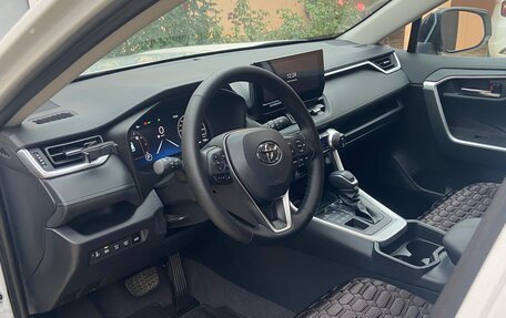 Toyota RAV4, 2024 год, 3 950 000 рублей, 17 фотография
