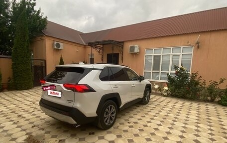 Toyota RAV4, 2024 год, 3 950 000 рублей, 9 фотография