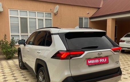 Toyota RAV4, 2024 год, 3 950 000 рублей, 11 фотография