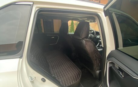 Toyota RAV4, 2024 год, 3 950 000 рублей, 22 фотография