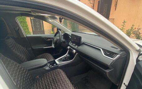 Toyota RAV4, 2024 год, 3 950 000 рублей, 23 фотография