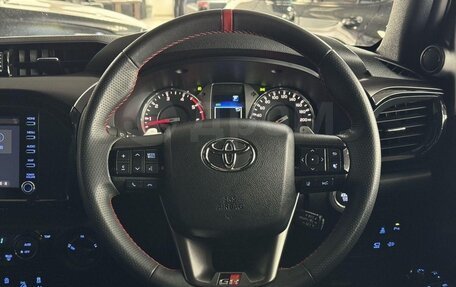 Toyota Hilux VIII, 2024 год, 5 400 000 рублей, 36 фотография