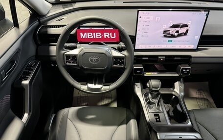 Toyota RAV4, 2026 год, 4 630 000 рублей, 31 фотография