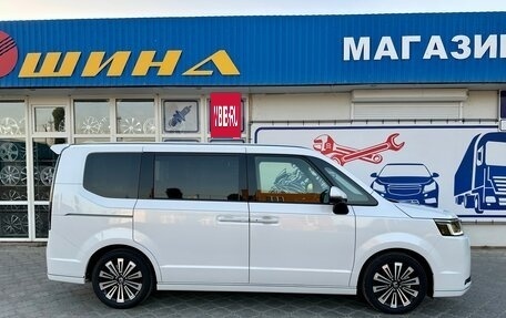 Honda Stepwgn, 2024 год, 3 789 000 рублей, 6 фотография