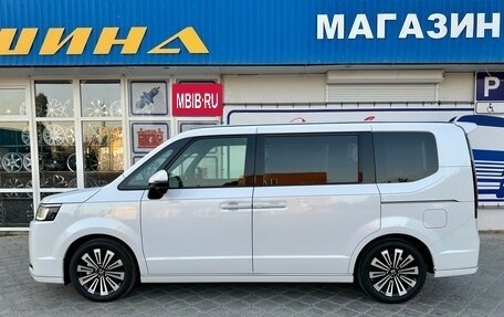 Honda Stepwgn, 2024 год, 3 789 000 рублей, 2 фотография