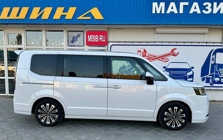 Honda Stepwgn, 2024 год, 3 789 000 рублей, 31 фотография