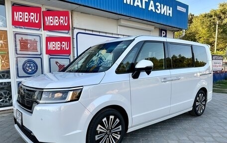 Honda Stepwgn, 2024 год, 3 789 000 рублей, 26 фотография