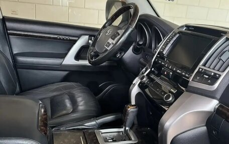 Toyota Land Cruiser 200, 2015 год, 4 799 999 рублей, 12 фотография