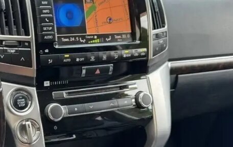 Toyota Land Cruiser 200, 2015 год, 4 799 999 рублей, 15 фотография