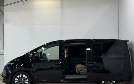 Hyundai Staria, 2024 год, 6 800 000 рублей, 3 фотография