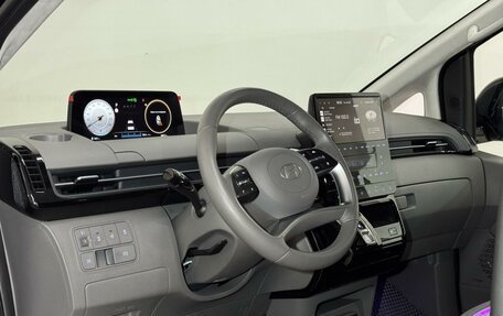 Hyundai Staria, 2024 год, 6 800 000 рублей, 19 фотография