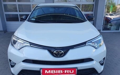 Toyota RAV4, 2018 год, 2 310 000 рублей, 5 фотография