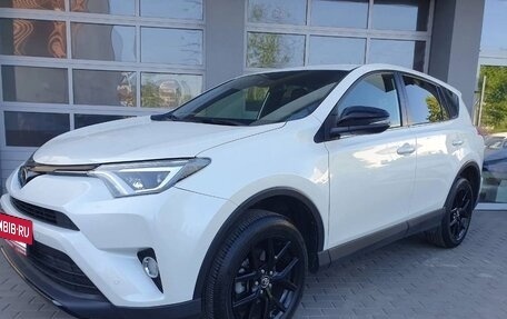 Toyota RAV4, 2018 год, 2 310 000 рублей, 2 фотография