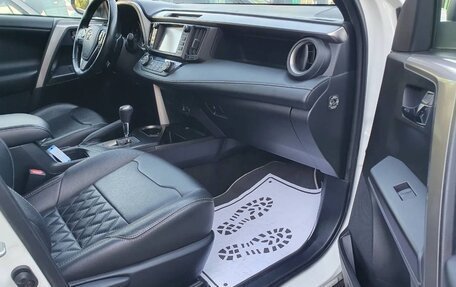 Toyota RAV4, 2018 год, 2 310 000 рублей, 18 фотография