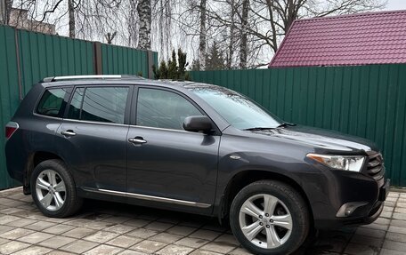 Toyota Highlander III, 2011 год, 1 745 000 рублей, 1 фотография