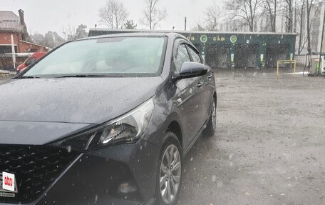 Hyundai Solaris II рестайлинг, 2021 год, 1 555 000 рублей, 3 фотография