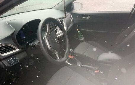 Hyundai Solaris II рестайлинг, 2021 год, 1 555 000 рублей, 12 фотография