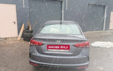Hyundai Solaris II рестайлинг, 2021 год, 1 555 000 рублей, 8 фотография