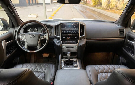 Toyota Land Cruiser 200, 2018 год, 5 700 000 рублей, 7 фотография