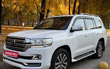 Toyota Land Cruiser 200, 2018 год, 5 700 000 рублей, 10 фотография