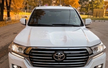 Toyota Land Cruiser 200, 2018 год, 5 700 000 рублей, 2 фотография