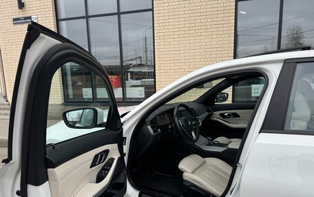 BMW 3 серия, 2019 год, 3 850 000 рублей, 13 фотография