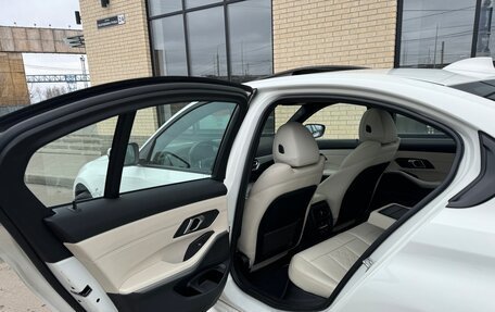 BMW 3 серия, 2019 год, 3 850 000 рублей, 18 фотография