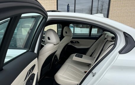 BMW 3 серия, 2019 год, 3 850 000 рублей, 19 фотография