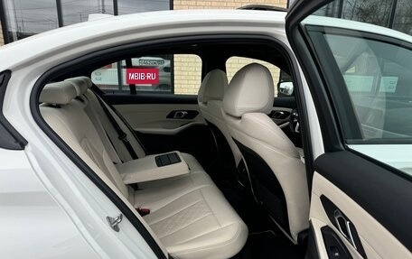 BMW 3 серия, 2019 год, 3 850 000 рублей, 27 фотография