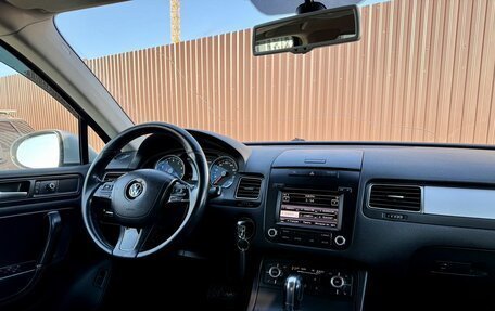 Volkswagen Touareg III, 2011 год, 1 349 000 рублей, 18 фотография