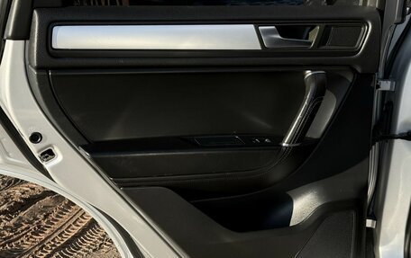 Volkswagen Touareg III, 2011 год, 1 349 000 рублей, 25 фотография