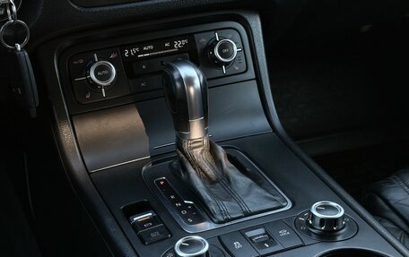 Volkswagen Touareg III, 2011 год, 1 349 000 рублей, 22 фотография