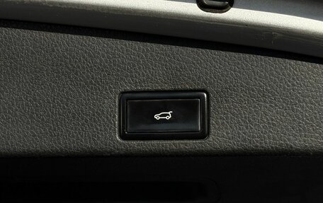 Volkswagen Touareg III, 2011 год, 1 349 000 рублей, 28 фотография