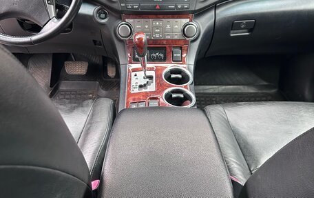 Toyota Highlander III, 2011 год, 1 745 000 рублей, 9 фотография