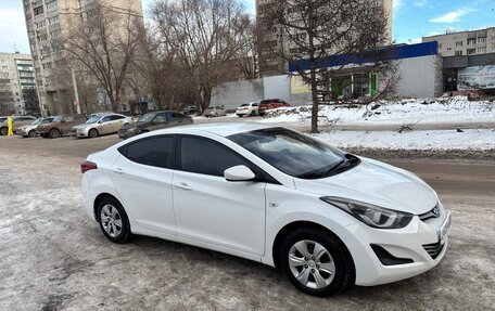 Hyundai Elantra V, 2014 год, 900 000 рублей, 2 фотография