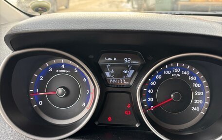 Hyundai Elantra V, 2014 год, 900 000 рублей, 9 фотография