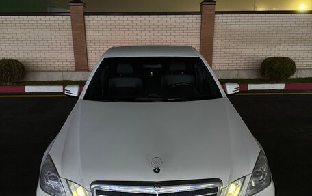 Mercedes-Benz E-Класс, 2011 год, 1 600 000 рублей, 3 фотография